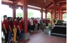 Tổ chức hoạt động về nguồn nhân dịp 86 năm  Ngày truyền thống Hội LHPN Việt Nam 20/10